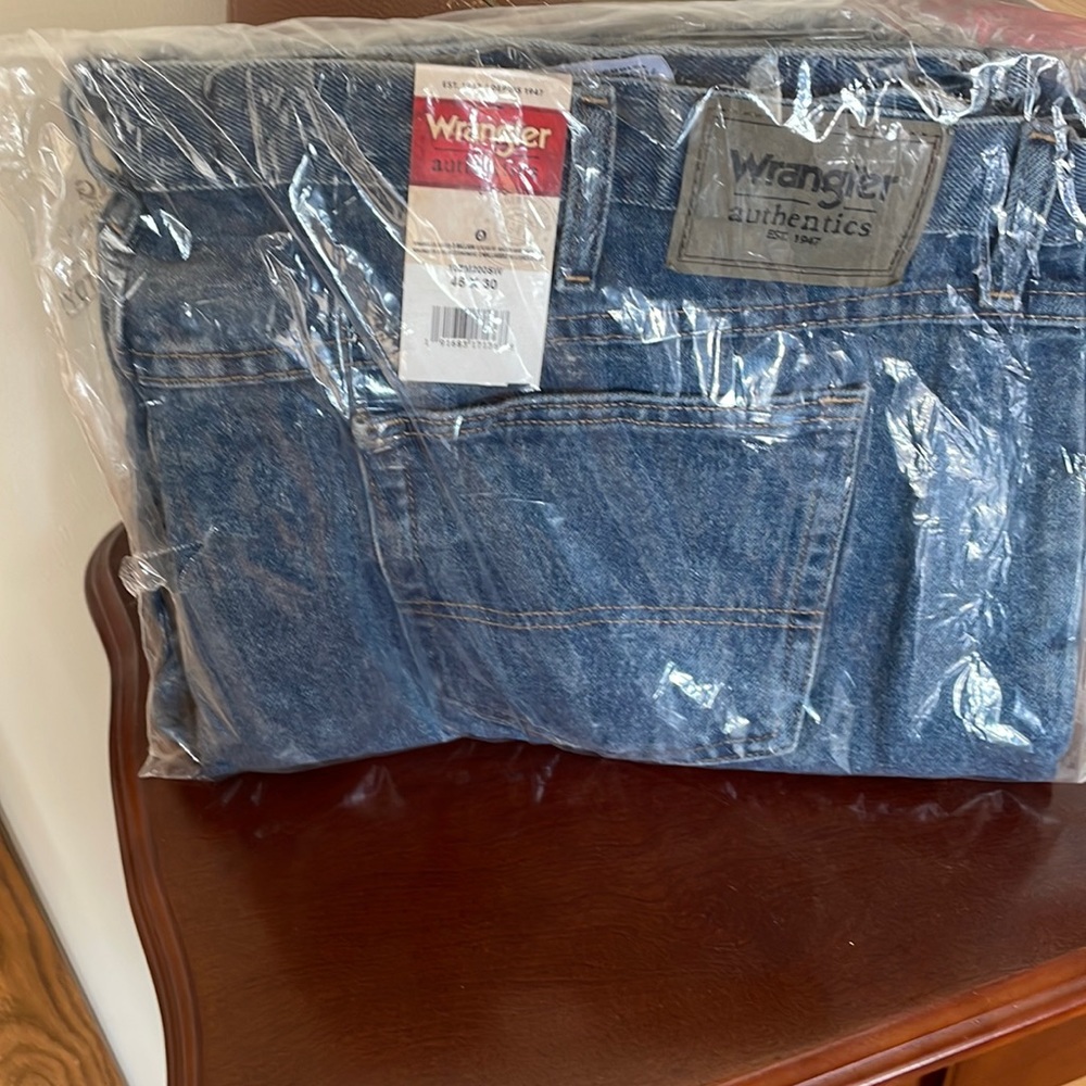 Brand new wranglers men bluejeans 46X30